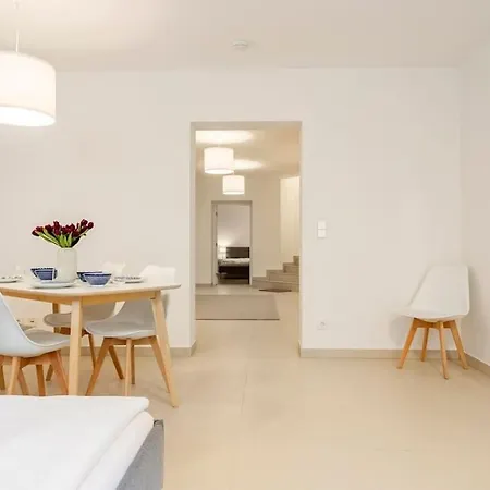Sleek Design In Trendy Mitte Apartment *