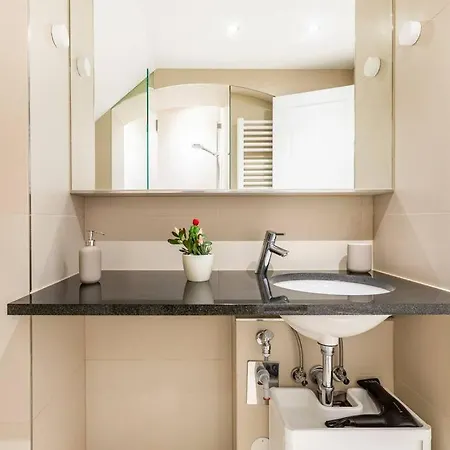 Apartment Sleek Design In Trendy Mitte Berlin