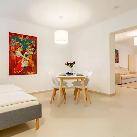 Sleek Design In Trendy Mitte *