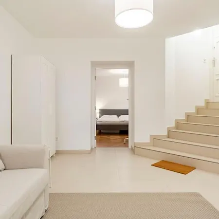 Apartment Sleek Design In Trendy Mitte