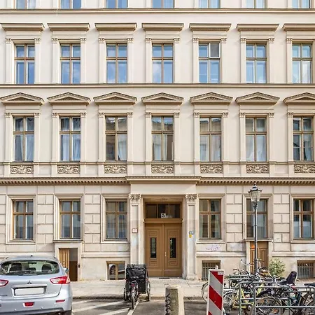 Sleek Design In Trendy Mitte Apartment